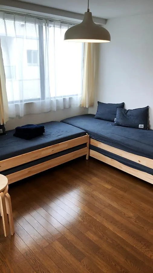 Enzo Iogi Apartamento Tóquio